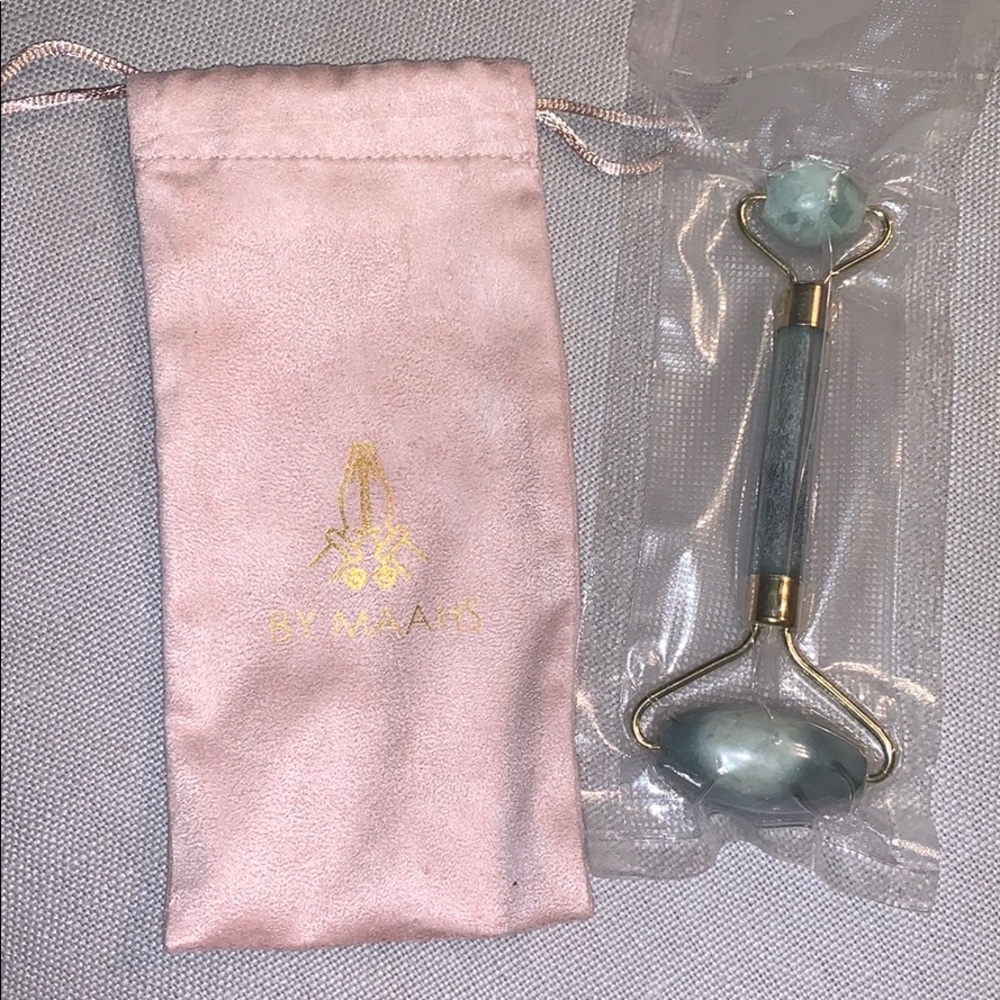 Jade face roller
